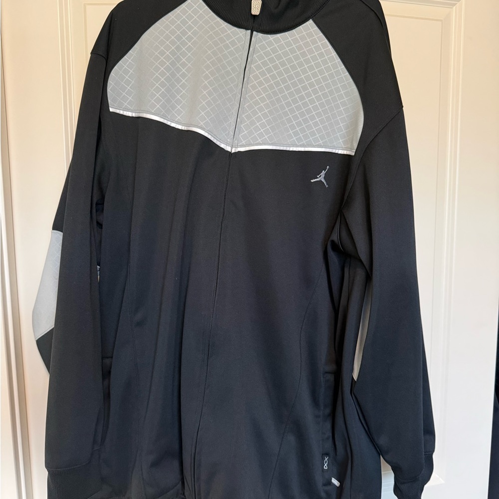 Jordan Men's Black and Gray Performance Jacket